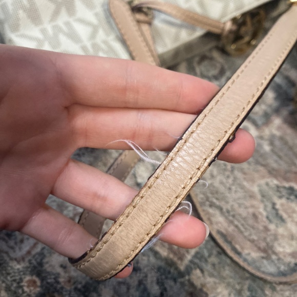 Michael Kors Purse - Picture 4 of 4